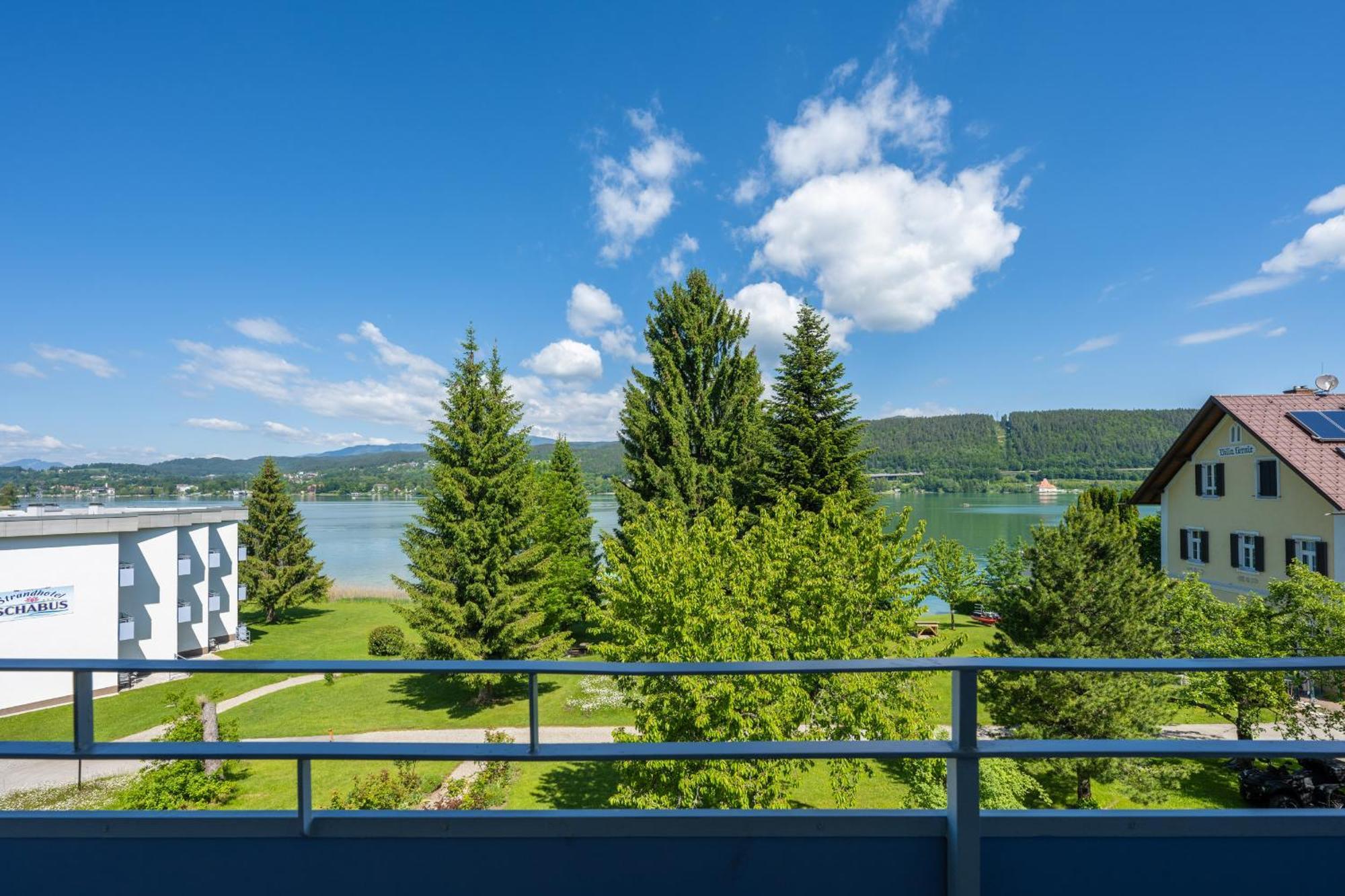 Strandhotel Schabus Velden am Woerthersee Room photo
