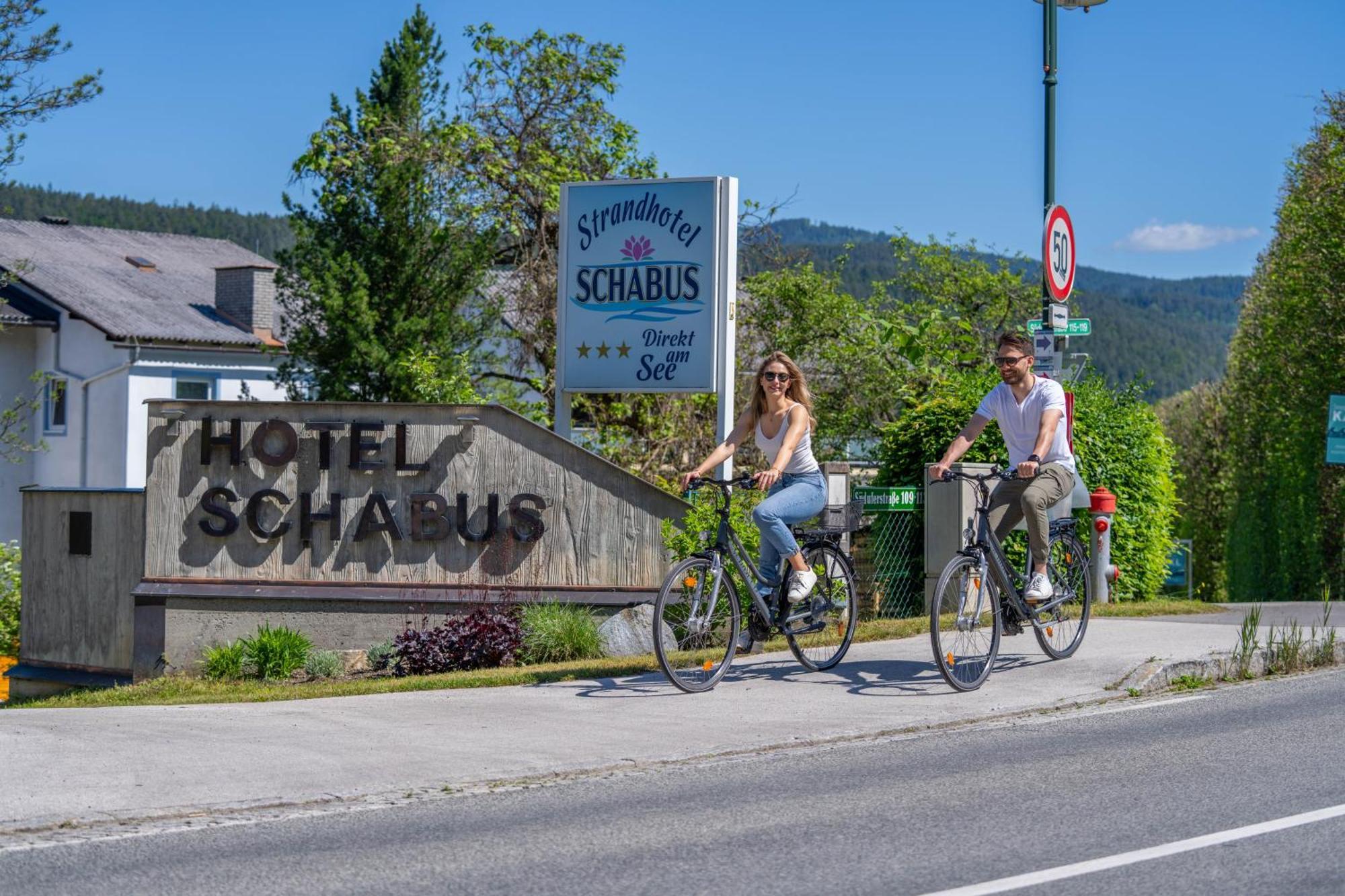 Strandhotel Schabus Velden am Woerthersee Exterior photo